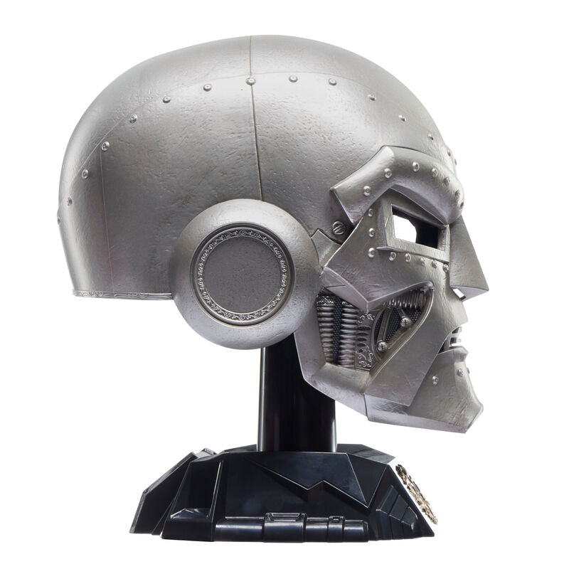 Casco premium Doctor Doom Marvel Legends